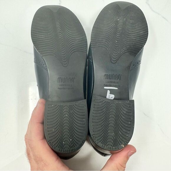 Munro Leather Loafers- Size 8.5N - Picture 12 of 12